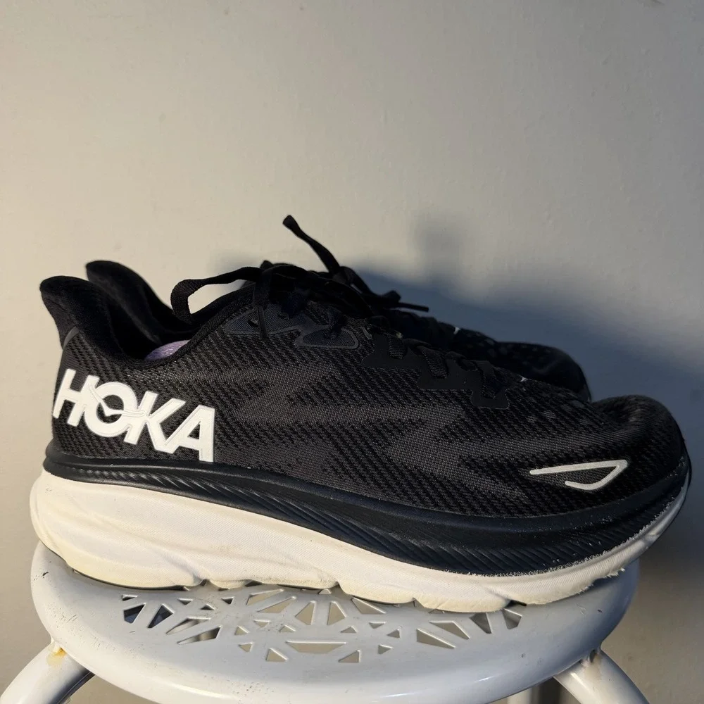 Size 10 B Women's HOKA Clifton 9 Running Shoes 1127896-BWHT Black/White